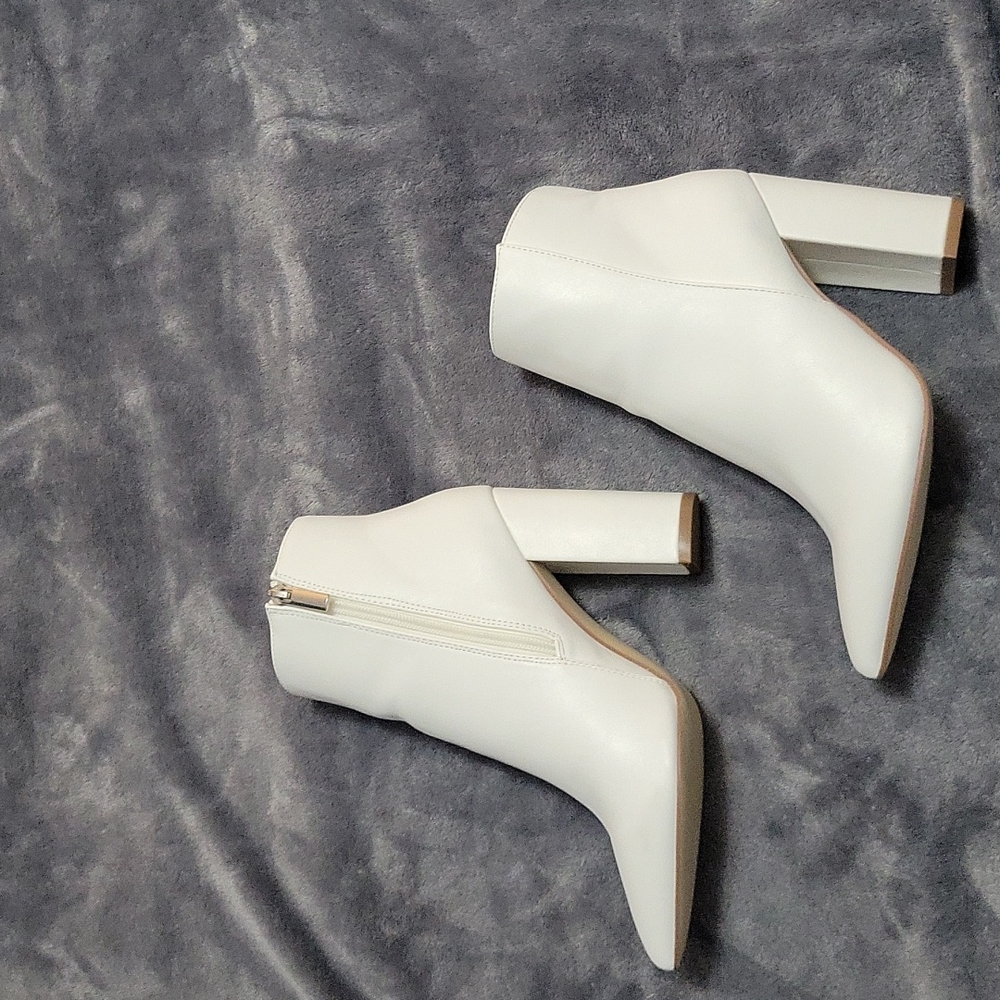 White Rosamund ankle bootie